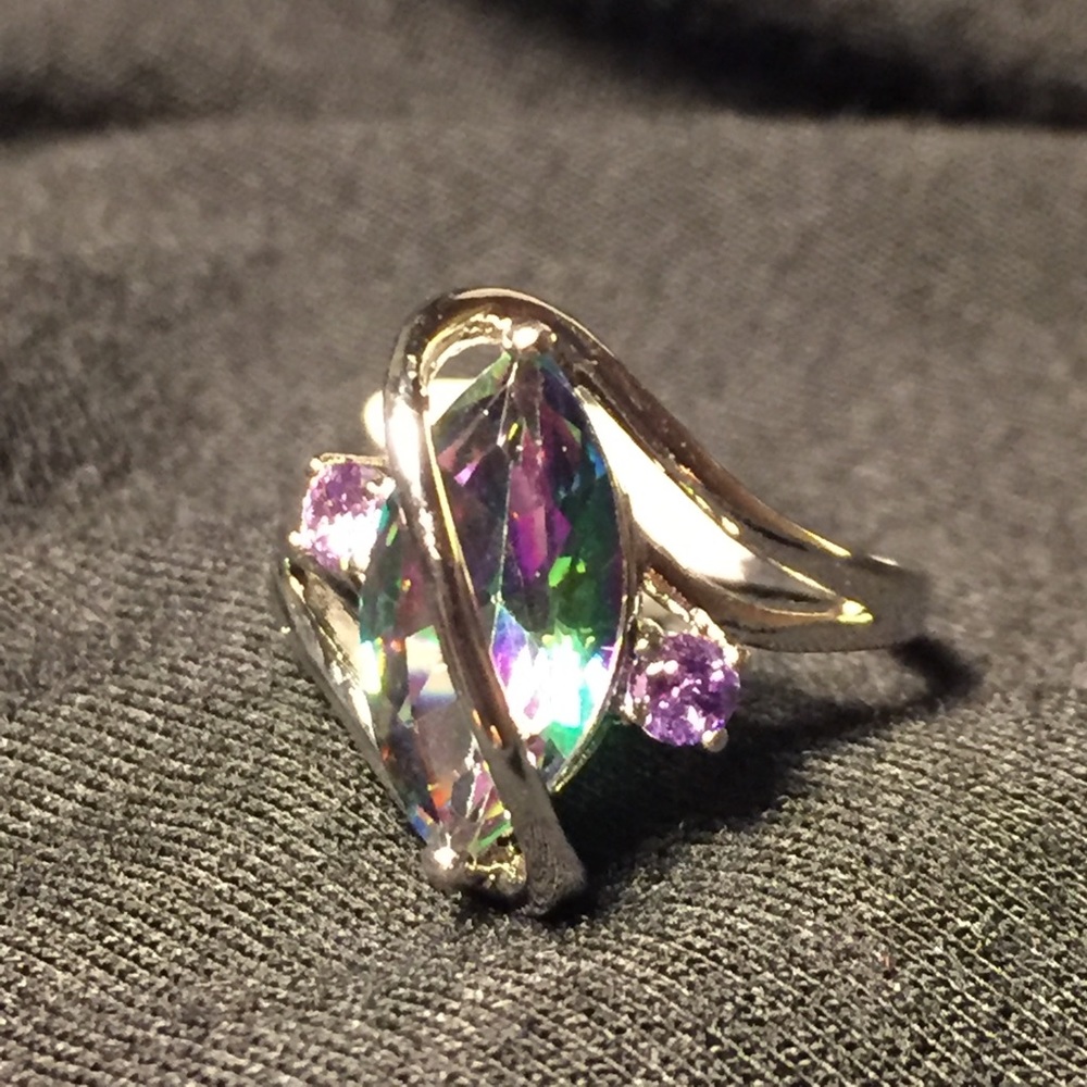 Rainbow Topaz wrapped in Sterling Silver Ring - Picture 4 of 8